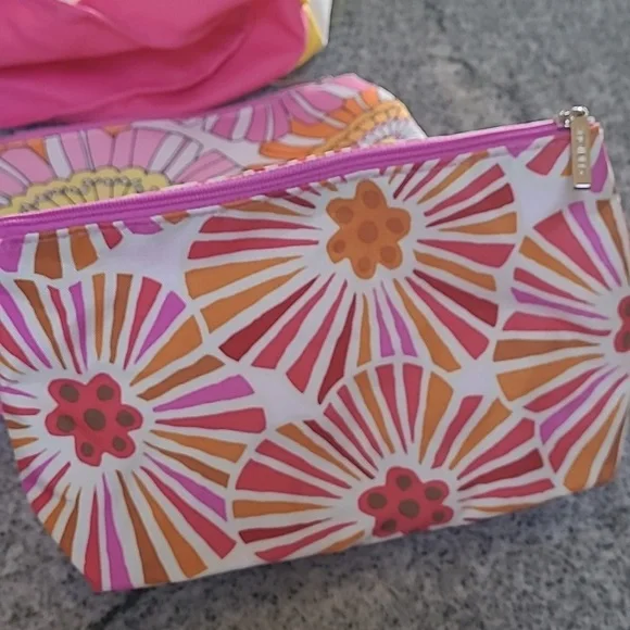 Clinique Floral and Geometric Print Pouches - Picture 5 of 7